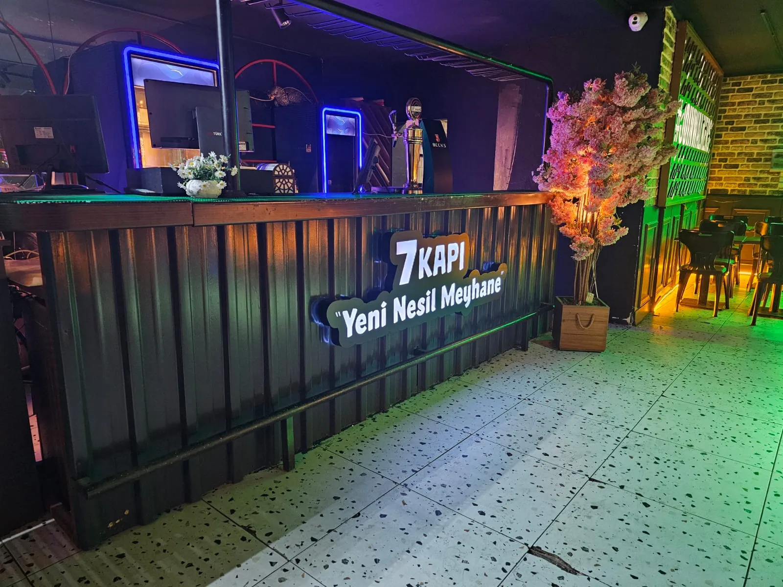 7 Kapı bar tezgâhı